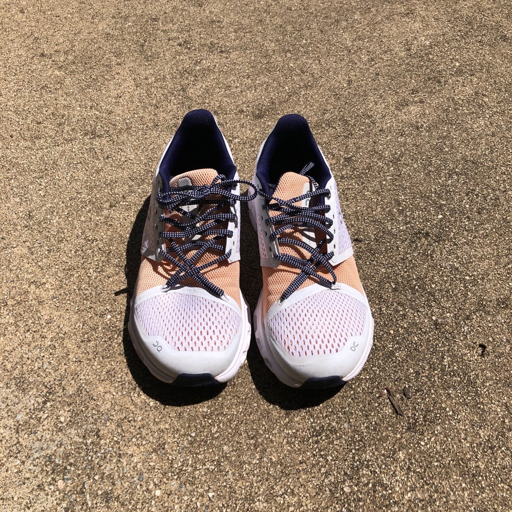 OnCloud CloudStratus Womens Shoes - Picture 2 of 10